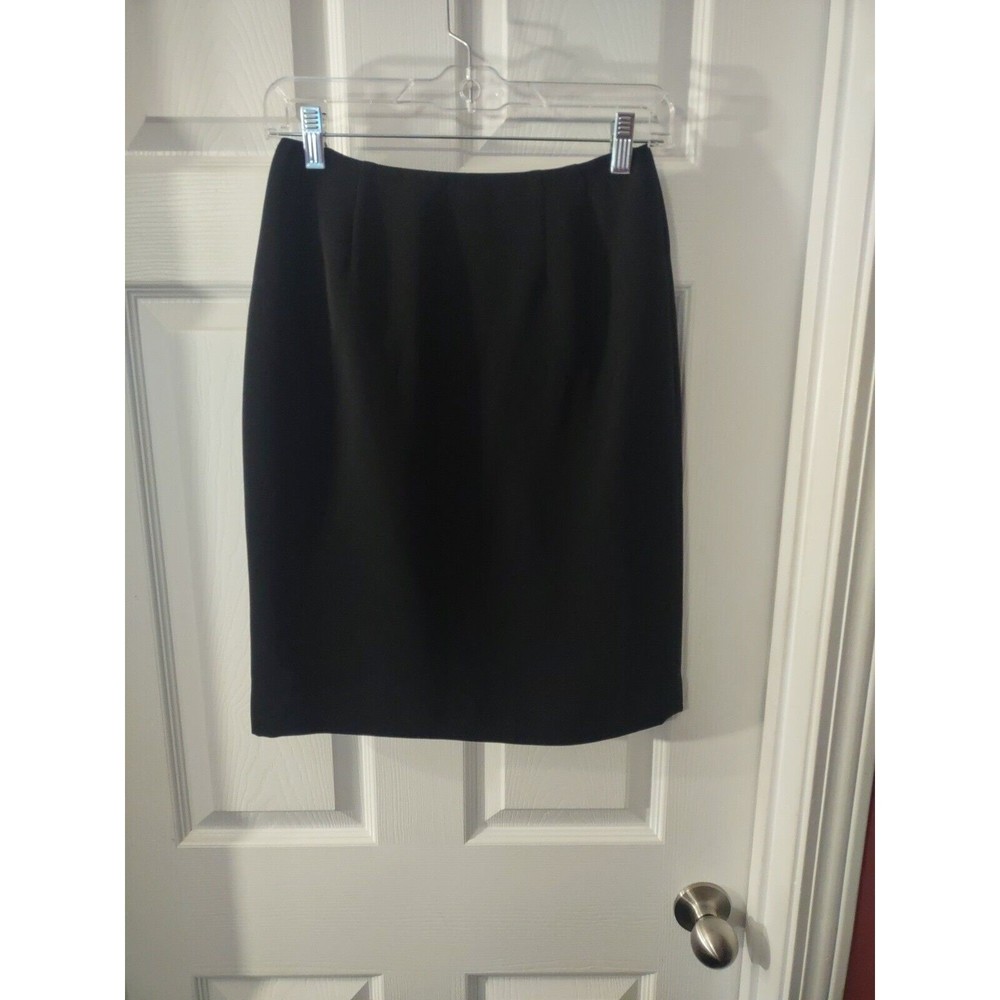 Larry Levine Skirt Petite Size 4P Black Straight
